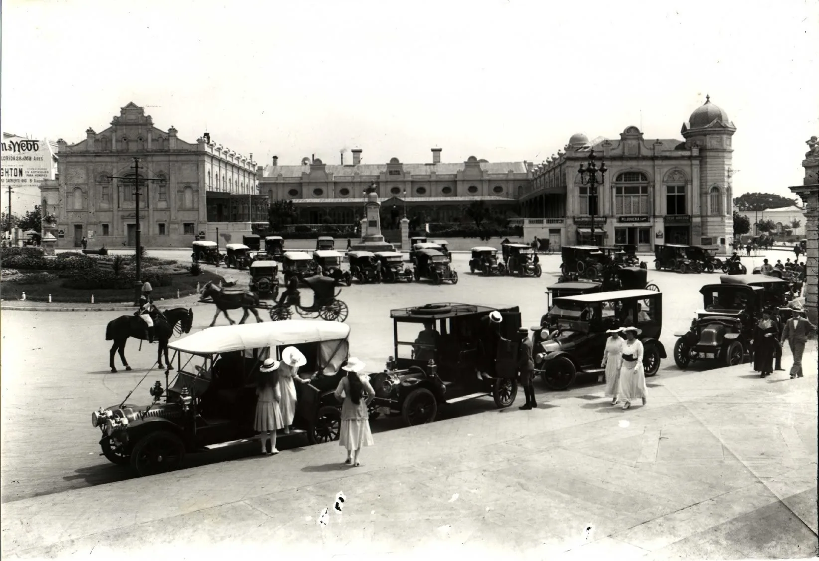 El Hotel Bristol hacia 1920, Mar del Plata