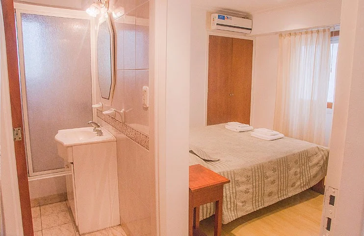 Hotel C y R
