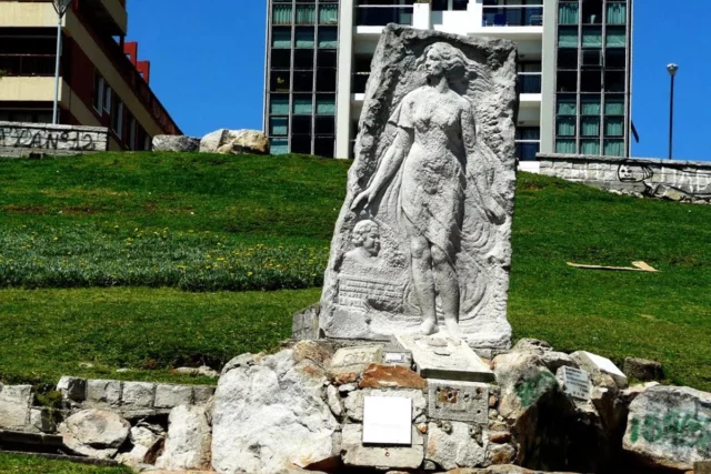 Monumento a Alfonsina Storni