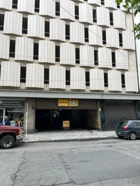 Cocheras y garages en Venta — BELGRANO 2500