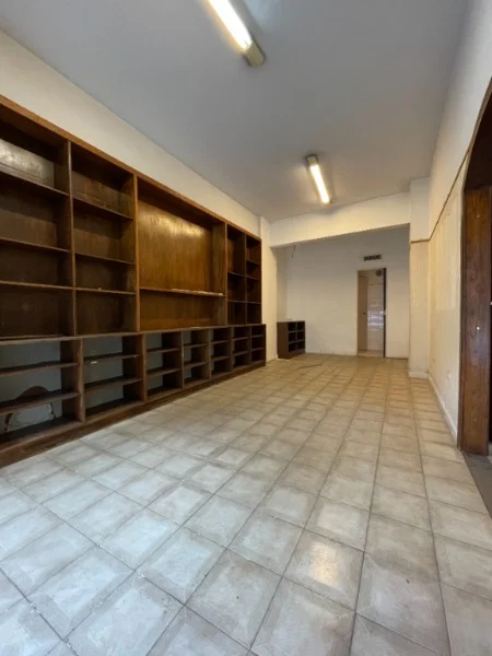 Locales en Venta — MORENO 2700