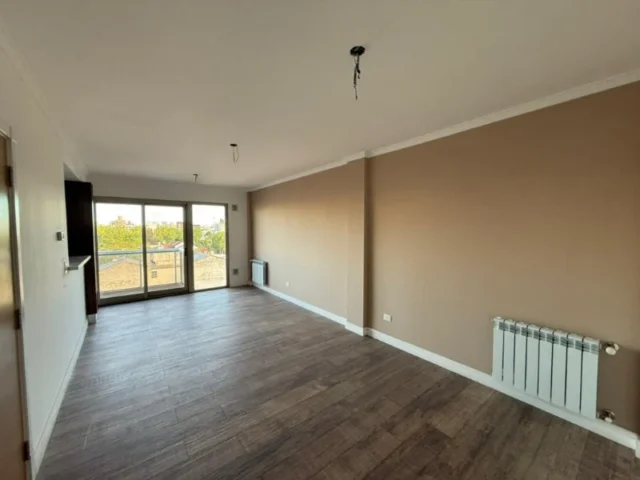 Departamentos, pisos y semipisos en Venta — HIPOLITO YRIGOYEN 2755