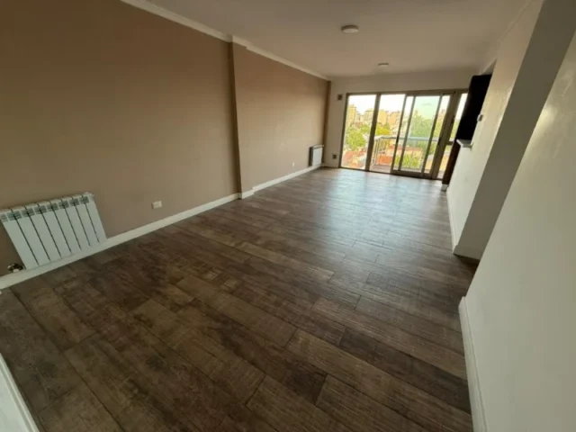 Departamentos, pisos y semipisos en Venta — HIPOLITO YRIGOYEN 2755