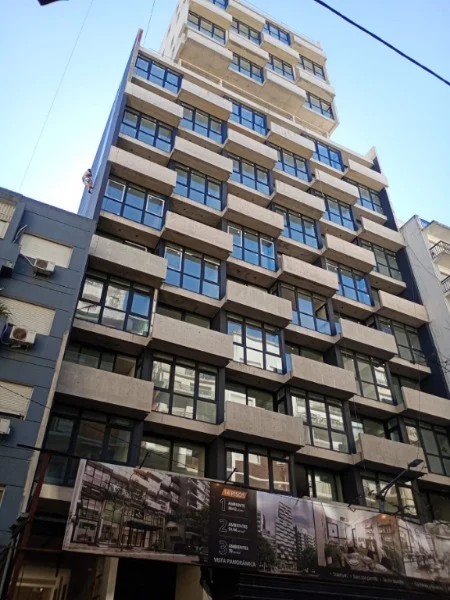 Departamentos, pisos y semipisos en Venta — CORRIENTES 1955