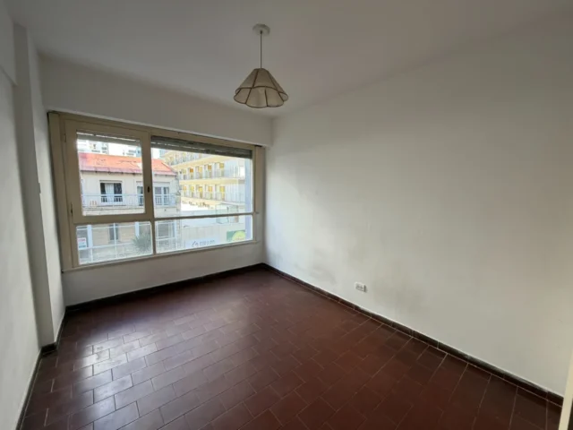 Departamentos, pisos y semipisos en Alquiler — Entre Ríos 2131