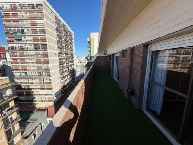 Departamentos, pisos y semipisos en Venta — GASCON  2064