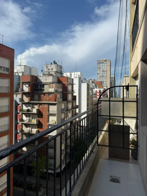 Departamentos, pisos y semipisos en Venta — CORRIENTES 1910