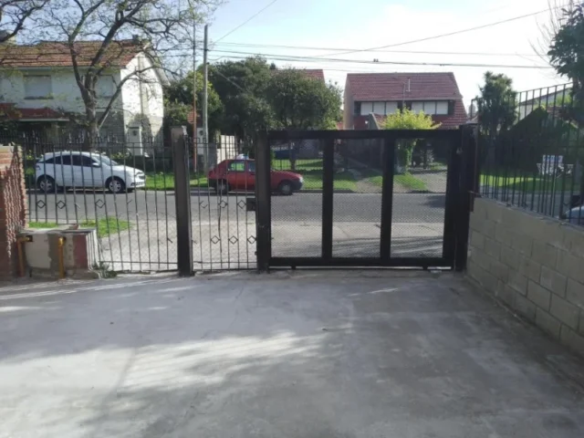 Casas, chalets en Alquiler Temporario — Leonardo Rosales 2955