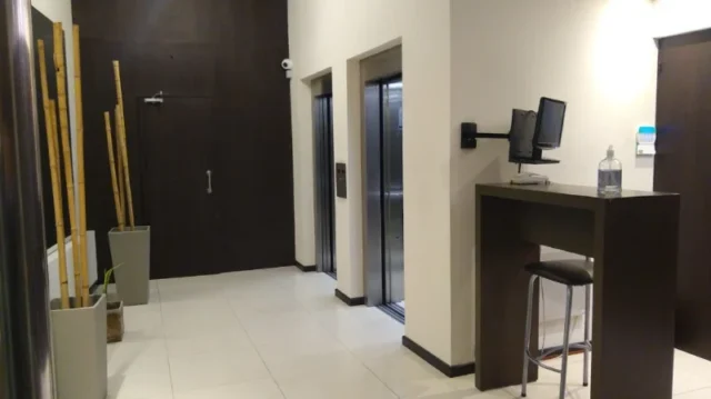 Oficinas en Alquiler — avenida colon 3083