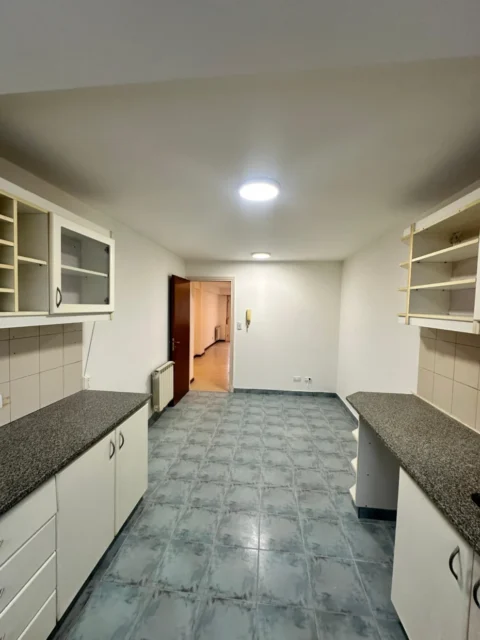 Departamentos, pisos y semipisos en Venta — Catamarca 3026