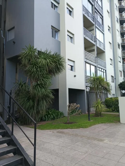 Departamentos, pisos y semipisos en Venta — Alem 5077