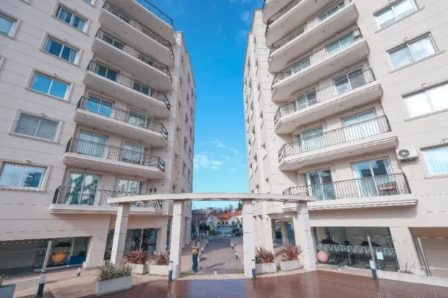 Departamentos, pisos y semipisos en Venta — Sarmiento 3400
