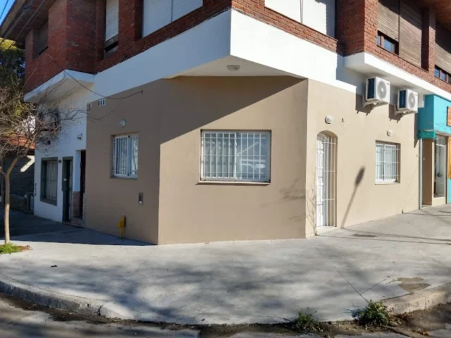 PH en Venta — Hipolito Yrigoyen 3701