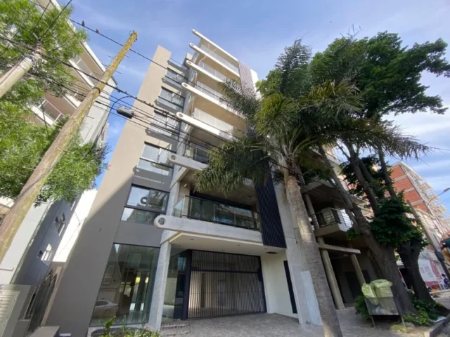 Departamentos, pisos y semipisos en Venta — Sarmiento 3322