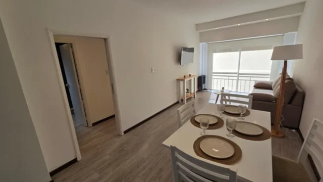 Departamentos, pisos y semipisos en Venta — Bolivar  2760  3 B