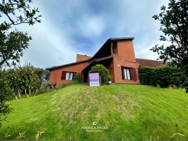 Casas, chalets en Venta — vergara y lynch
