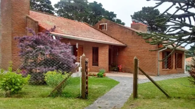 Casas, chalets en Venta — C. Faustino 129