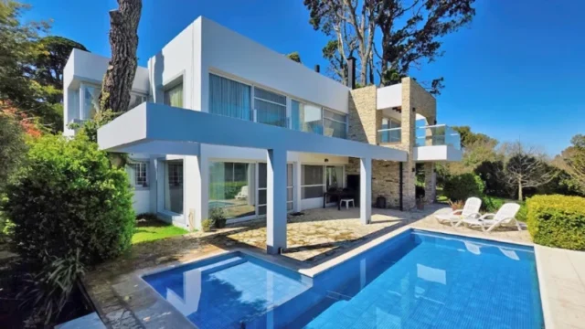 Casas, chalets en Venta — C. Victor 1531