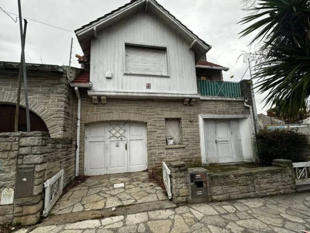 Casas, chalets en Venta — Rawson 1122