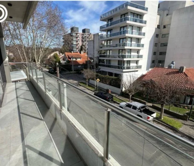 Departamentos, pisos y semipisos en Venta — Las Heras 3200