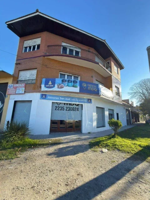 Locales en Alquiler — Libertad 6200