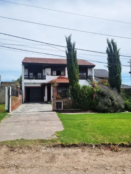 Casas, chalets en Venta — Guiraldes 3658