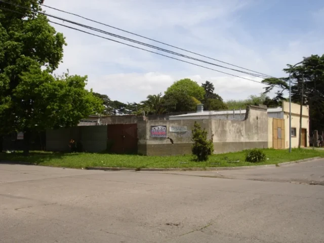 Lotes y terrenos en Venta — BESTOSO 1700