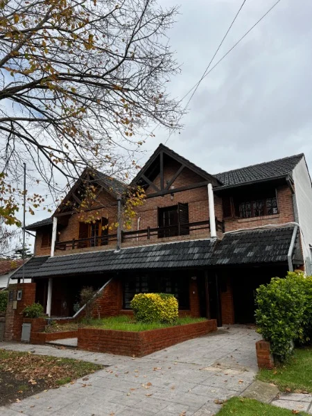 Casas, chalets en Venta — alfonsina storni 6700
