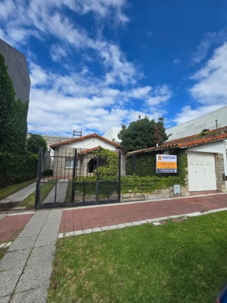 Casas, chalets en Venta — strobel 3700