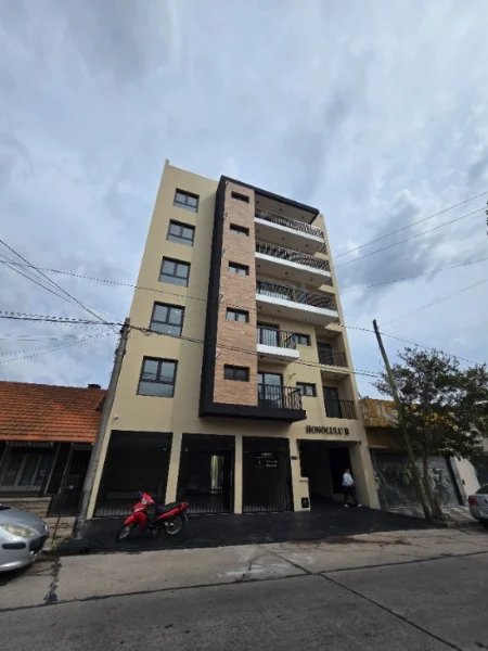 Departamentos, pisos y semipisos en Venta — San Juan 600