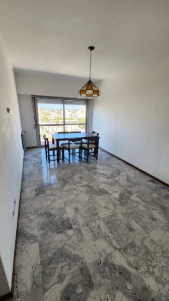 Departamentos, pisos y semipisos en Venta — Bolivar 3200