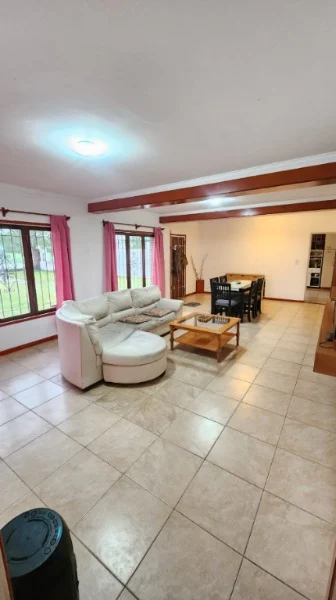 Casas, chalets en Venta — Libertad 8000