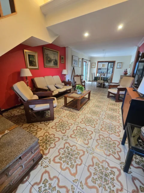 Casas, chalets en Venta — V Lopez y Planes 800