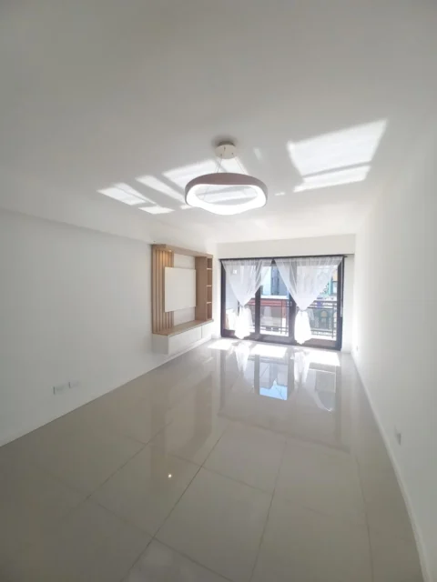 Departamentos, pisos y semipisos en Venta — Bolívar 2500