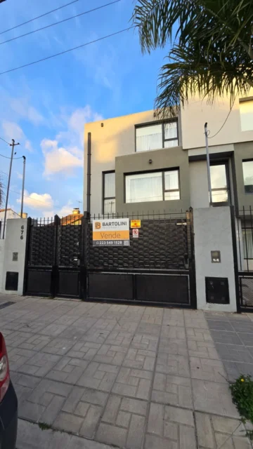 Dúplex en Venta — T Bronzini 600