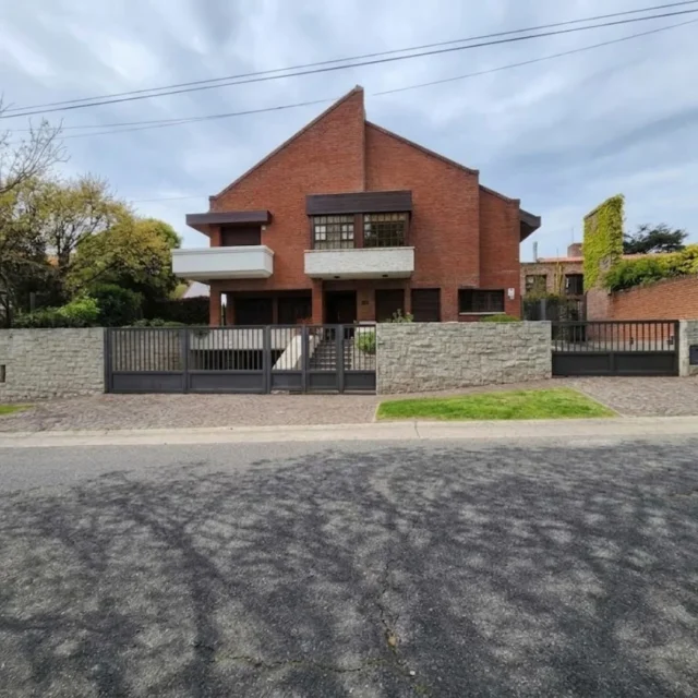 Casas, chalets en Alquiler — Mendoza 3600