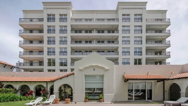 Departamentos, pisos y semipisos en Venta — Sarmiento y avellaneda