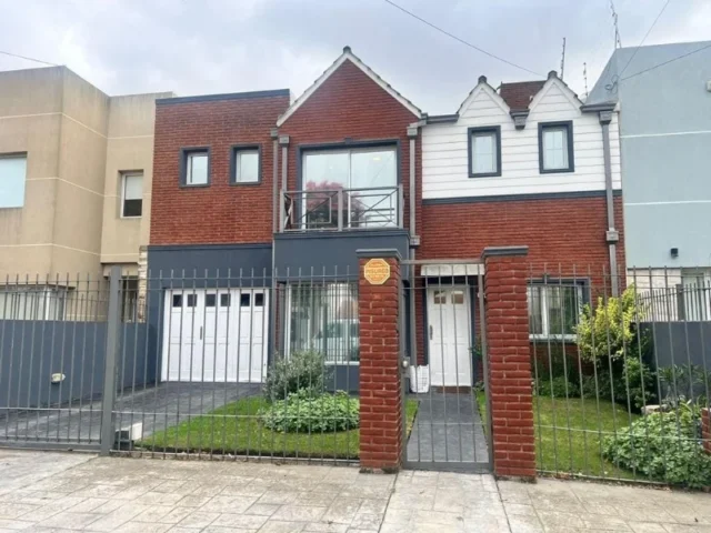 Casas, chalets en Venta — Los pinares