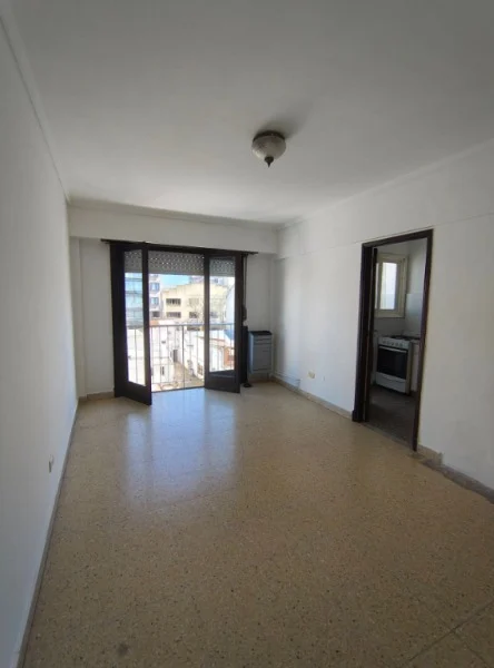 Departamentos, pisos y semipisos en Venta — La Rioja y Avellaneda