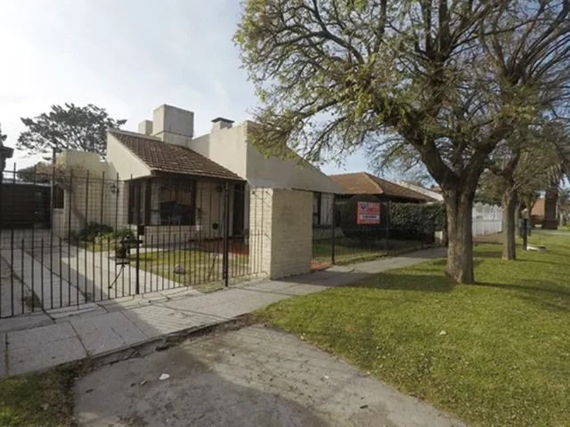 Casas, chalets en Venta — ALICE 5800