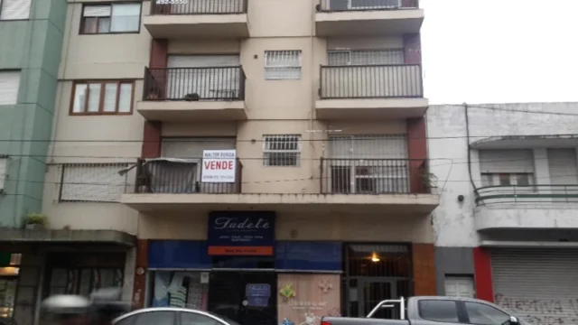 Departamentos, pisos y semipisos en Venta — SAN MARTIN 3500