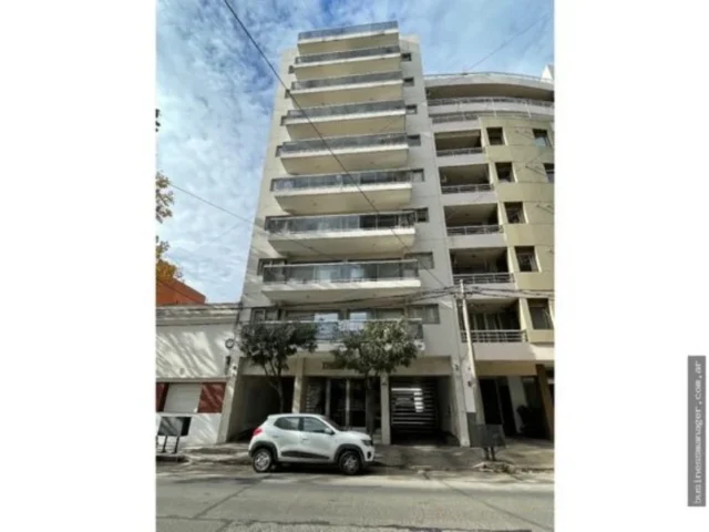 Departamentos, pisos y semipisos en Venta — La Rioja 2700
