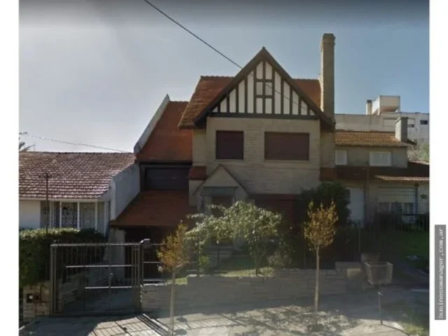 Casas, chalets en Venta — ALBERTI 1000