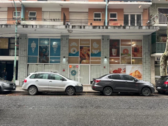 Locales en Alquiler — Arenales 2400