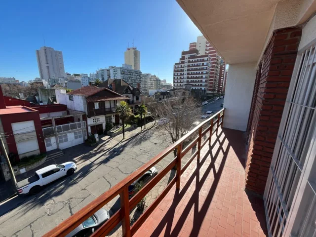 Departamentos, pisos y semipisos en Alquiler — Alvear 2300