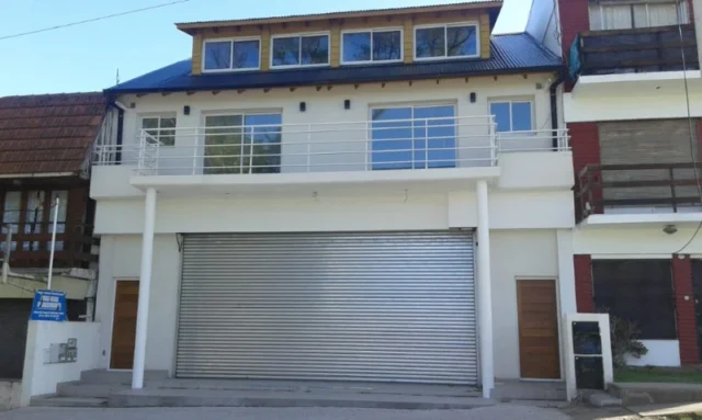 Locales en Venta — Avenida Fortunato de la Plaza 2450