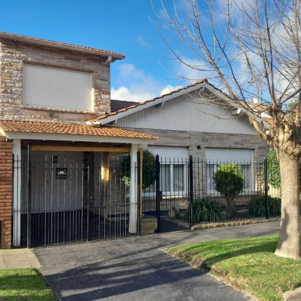 Casas, chalets en Venta — PUAN 2397