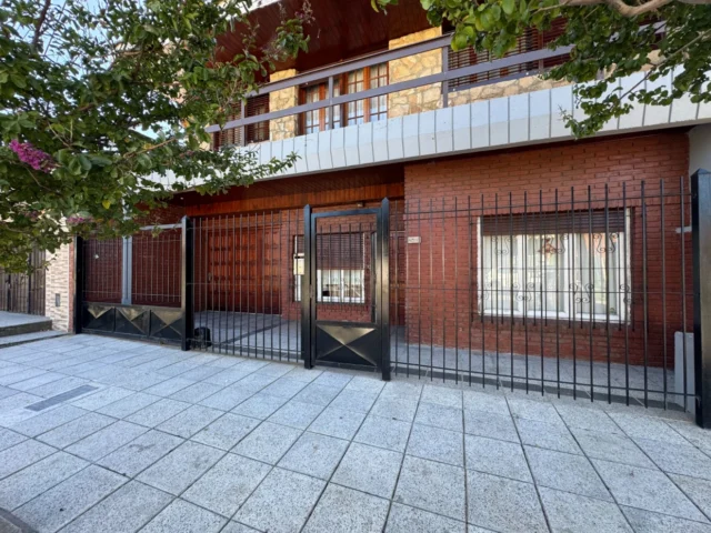 Casas, chalets en Venta — williams morris 6057