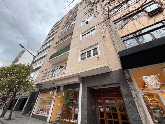 Departamentos, pisos y semipisos en Venta — San Luis 1986 piso 1 dpto "B"