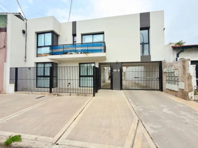 Departamentos, pisos y semipisos en Alquiler — Balcarce 4328 1B